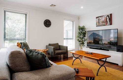 Coombs House | Charming 3-Bed Home with Everything You Need