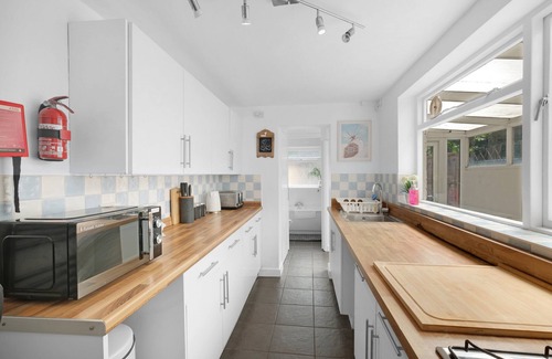 Reading City Centre House | Charming 3 Bed House at Blakes Cottages
