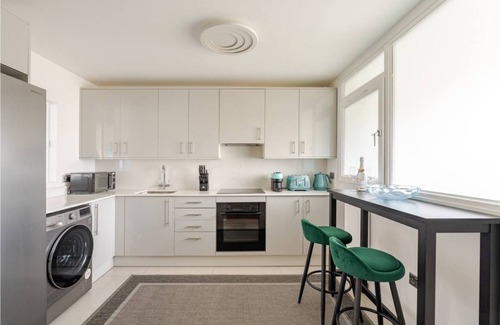Bryanston and Dorset Square House | Charming 3 Bed House next to Train Station with AC