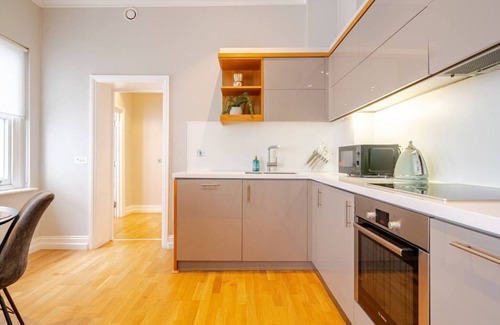 Marylebone Apartment | Charming 3 Bed Marylebone Apartment with AC