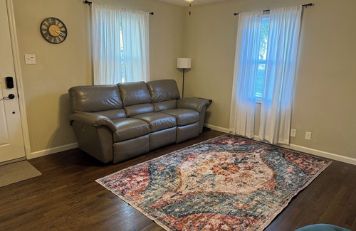 Maryland Heights House | Charming 3-bedroom house with AC, WiFi in wonderful Maryland Heights