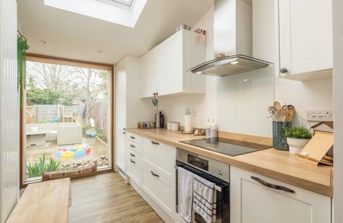 Little Shelford House | Charming 3 Bedroom Cottage With Lovely Garden