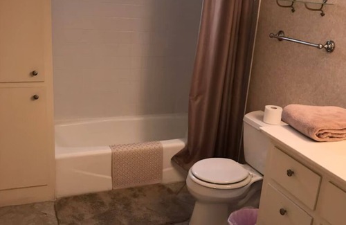 Del Mar Cottage | Charming 3-bedroom cottage in terrific Corpus Christi with WiFi