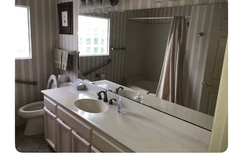 Del Mar Cottage | Charming 3-bedroom cottage in terrific Corpus Christi with WiFi