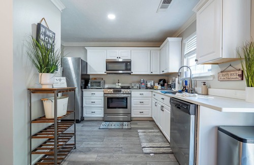 Lithia Springs House | Charming 3-bedroom house with AC, WiFi in terrific Lithia Springs