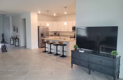 Port Charlotte House | Charming 3-bedroom 3 bth house with fitness room and pool nBiscayne Landing