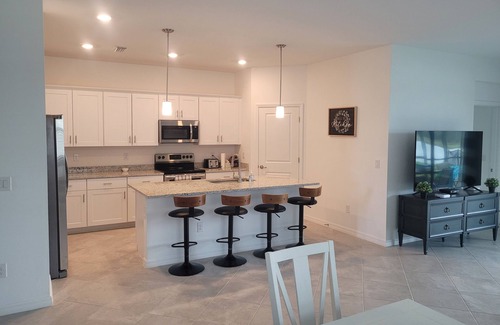Port Charlotte House | Charming 3-bedroom 3 bth house with fitness room and pool nBiscayne Landing