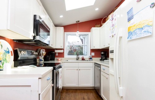 Northeast Virginia Beach House | Charming 3 Bedroom North End Retreat