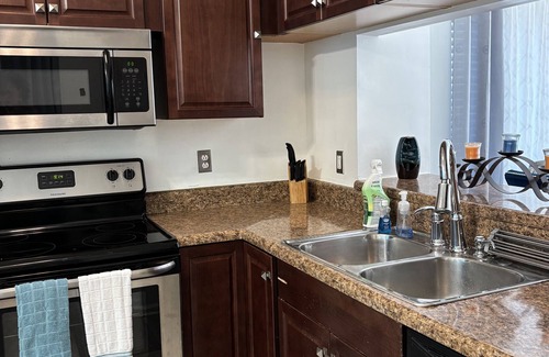 Virginia Beach House | Charming 3-bedroom townhome in fabulous Virginia Beach with WiFi, AC