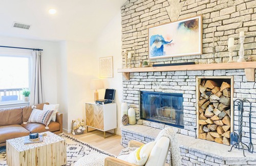 Lake Arrowhead Cabin | Charming 3-bedroom cabin in serene Lake Arrowhead with hot tub, WiFi and AC