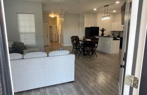 Central Oklahoma City House | Charming 3-bedroom house in Oklahoma City with WiFi,AC. 5 miles from the airport