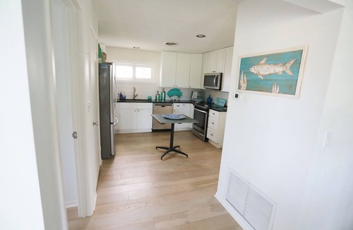 Port O Connor House | Charming 3-bedroom house in Port O'Connor w. view, 1 min to beach, pet friendly