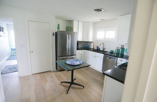 Port O Connor House | Charming 3-bedroom house in Port O'Connor w. view, 1 min to beach, pet friendly