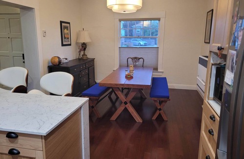 Southwest Berkeley House | Charming 3-bedroom, 2.5 bath house in Berkeley close to everything.