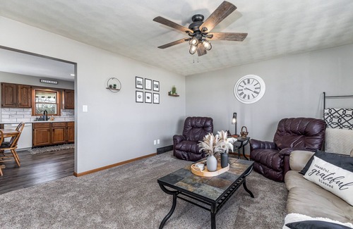 Dubuque House | Charming 3 Bedroom 2.5 Bathroom House centrally located in Dubuque IA.