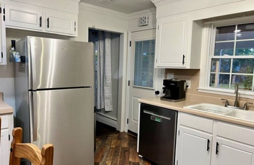 Haven Heights House | Charming 3 bedroom, 2 bath house, centrally located in Radford. Family friendly