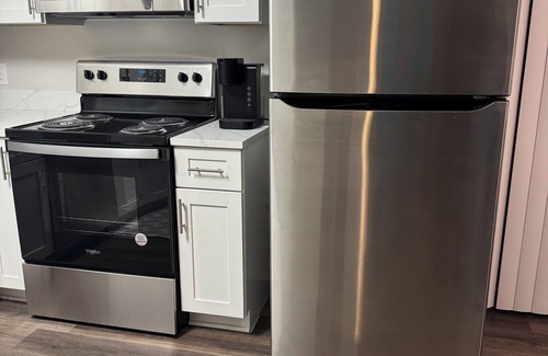 Sulphur Springs House | Charming 3-bedroom 2-Bathroom house with high speed WiFi, AC in wonderful Tampa