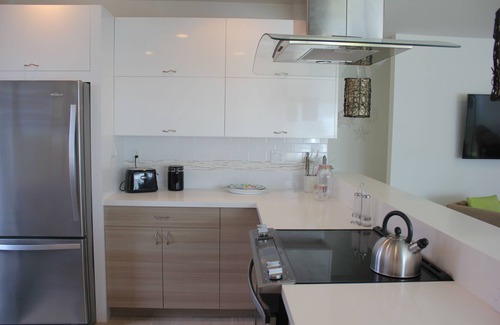 Hollywood House | Charming 3 Bedroom Beach Home w Gated Private Yard