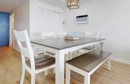 Milford House | Charming 3 bedroom Beach Front Cottage