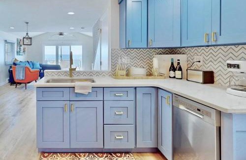 Milford House | Charming 3 bedroom Beach Front Cottage