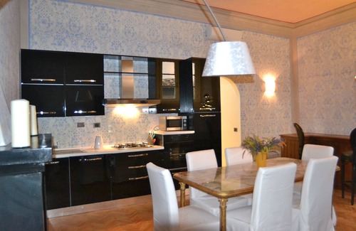 Oltrarno Apartment | Charming 3 bedroom Brand New Apartment in a Historic Building.