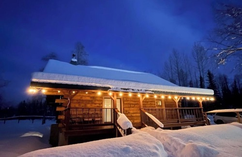 Meadow Lakes Cabin | Charming 3-bedroom cabin with WiFi, AC in soothing Wasilla