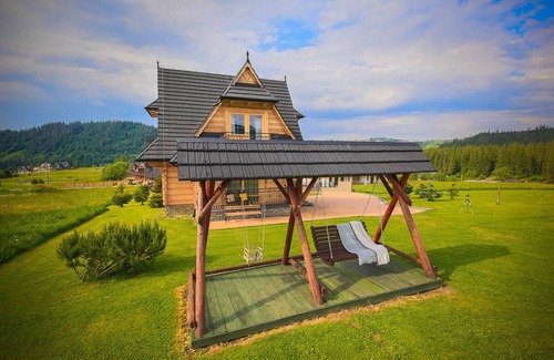 Poronin Ski Chalet | Charming 3-bedroom chalet with WiFi and big garden near Zakopane
