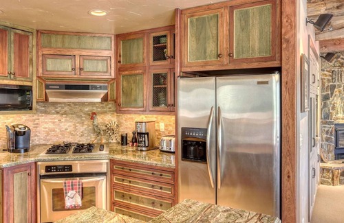 Lead Ski Chalet | Charming 3-bedroom chalet right off the ski slopes!