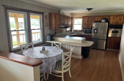 Harrisonburg House | Charming 3-bedroom Country Porch Home with AC, WiFi in Welcoming Town of Dayton