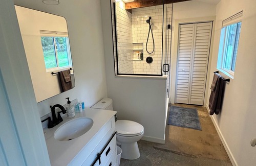 Free Union Other | Charming 3-bedroom farmhouse with AC and WiFi in Free Union