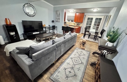 Des Moines House | Charming 3-bedroom house with AC and in peaceful city Des Moines near the Marina