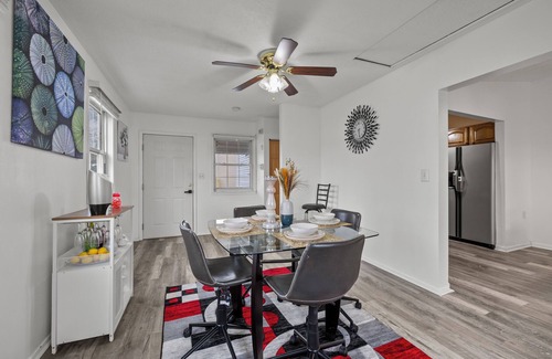 West Columbus House | Charming 3-bedroom house with fitness room and AC in Grove City