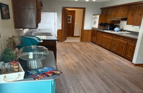 Stillwater House | Charming 3-bedroom house close to campus with lots of amenities