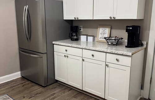 Wilmington House | Charming 3-bedroom house in Wilmington with ACnLarry's Love is centrally located