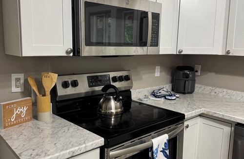 Wilmington House | Charming 3-bedroom house in Wilmington with ACnLarry's Love is centrally located