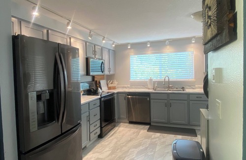 Corvallis House | Charming 3-bedroom house close to campus, hospital, and fun WiFi, AC, fireplace
