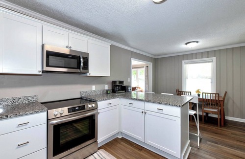 Rock Hill House | Charming 3-bedroom home in delightful Rock Hill with AC, WiFi