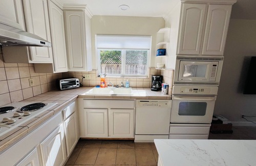 Campbell House | Charming 3 Bedroom Home in Campbell Minutes from Downtown in Quiet Neighborhood