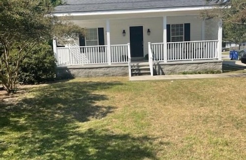 Rosewood House | Charming 3 bedroom home minutes from downtown Columbia