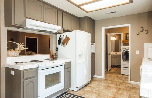 Oakhurst House | Charming 3-bedroom home perfect for families or larger groups in Oakhurst, CA.
