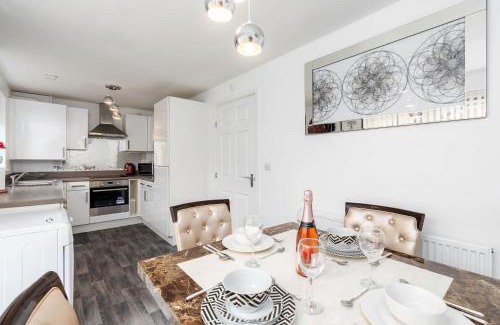 Doncaster House | Charming 3 Bedroom Home with Garden near Doncaster