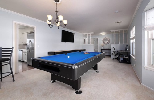 Amarillo House | Charming 3-bedroom house with Pool Table and Shuffleboard in awesome Amarillo