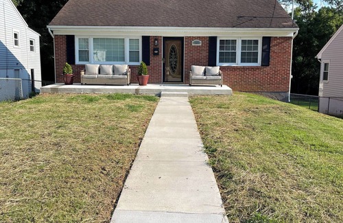 Danville House | Charming 3-bedroom house in brilliant Danville with WiFi, AC