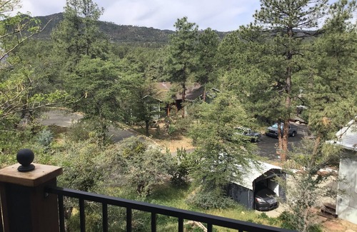 Mountain Club House | Charming 3-bedroom house with WiFi, AC in peaceful Prescott