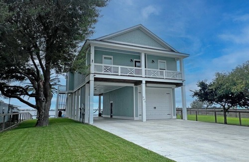 Rockport House | Charming 3-bedroom house in Rockport with WiFi, AC, O/DR Elevator, & Boat Lift!