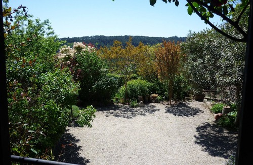 Ribes House | Charming 3 bedroom house, lovely garden, near river 3km