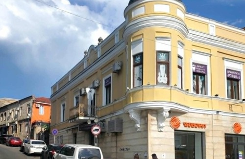 Kutaisi House | Charming 3-bedroom house in brilliant Kutaisi with AC