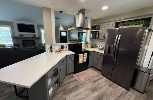Bandera House | Charming 3-bedroom house with fitness room and AC in Bandera