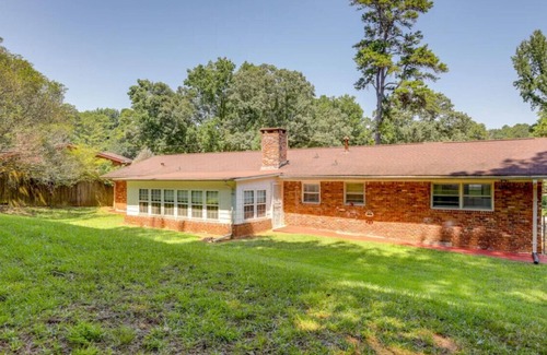 Candler-McAfee House | Charming 3-bedroom house with AC in Decatur