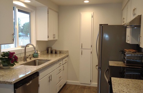 Everett House | Charming 3-bedroom house Near Everett Mall.